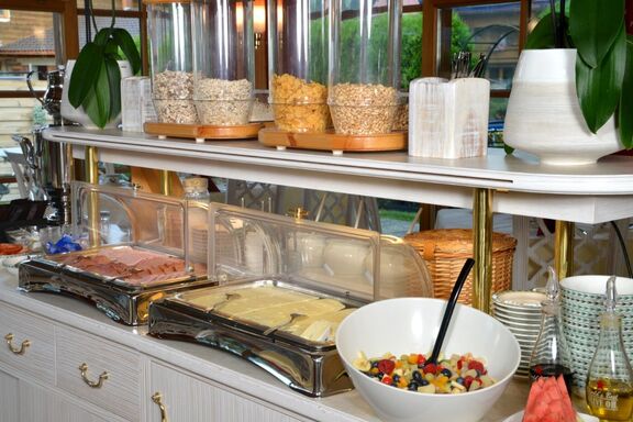 Frühstücksraum in der Sonnhof's Ferienresidenz in Reit im Winkl